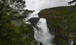 Einer der zahllosen Wasserfälle Einer der zahllosen Wasserfälle