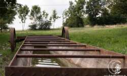 Viehtränke mit Lost Place Charakter Viehtränke mit Lost Place Charakter