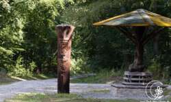 Kleine Bänkchen und Pausenplätze laden zum Verweilen ein Kleine Bänkchen und Pausenplätze laden zum Verweilen ein