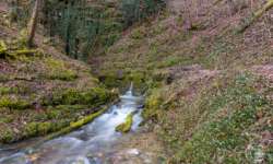 Das Goldloch am Ende der Schwarze Lauterschlucht Das Goldloch am Ende der Schwarze Lauterschlucht
