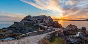 Sonnenuntergang am Fort de Capucins Sonnenuntergang am Fort de Capucins