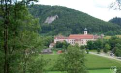 Kloster Beuron aus dem Wald Kloster Beuron aus dem Wald