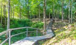 Der Lehrpfad durch die Dolinen Der Lehrpfad durch die Dolinen