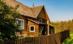 die typischen Holzhäuser die typischen Holzhäuser