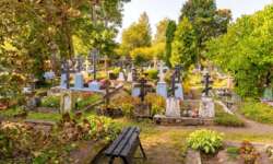 Ein Friedhof an der Zwiebelstraße Ein Friedhof an der Zwiebelstraße