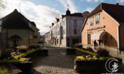 ehemaliges Stadttor am Eingang zur Einkaufsstraße ehemaliges Stadttor am Eingang zur Einkaufsstraße
