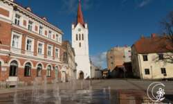 Die Stadtkirche und Universität Die Stadtkirche und Universität