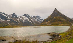Gipfel, Brücken, türkises Meer Gipfel, Brücken, türkises Meer