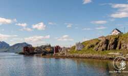 Die ersten Häuser des Dörfchens Die ersten Häuser des Dörfchens