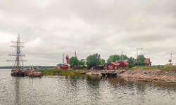 Der kleine Leuchtturm im Hafen Der kleine Leuchtturm im Hafen