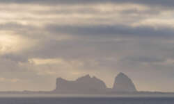 Blick auf die Insel Traena Blick auf die Insel Traena