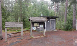 Parkplatz mit Info und Toilette Parkplatz mit Info und Toilette