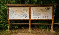 Infotafeln am Start an der Straße Infotafeln am Start an der Straße