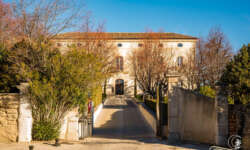 Hotel in Gordes Hotel in Gordes